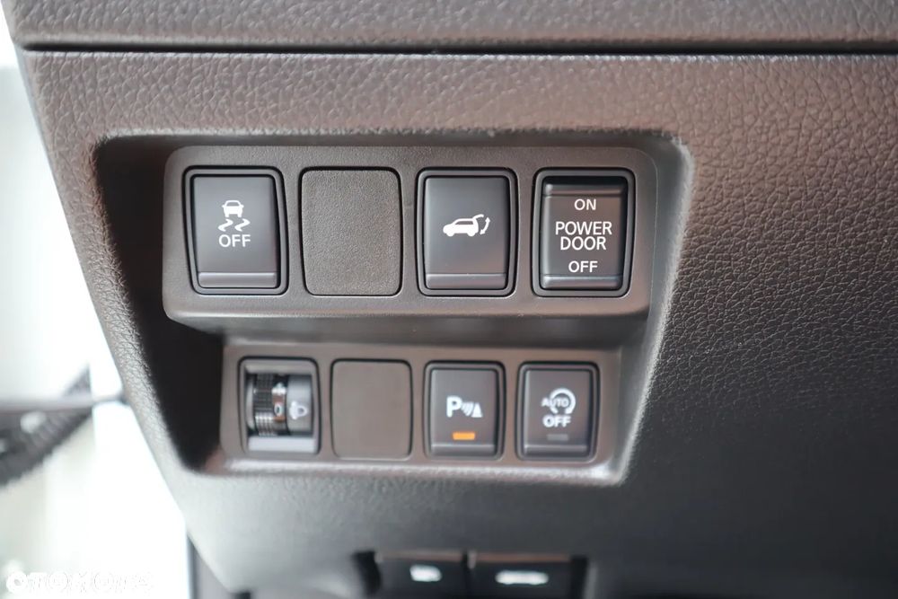 Nissan X-Trail 1.6 DCi N-Connecta - 24