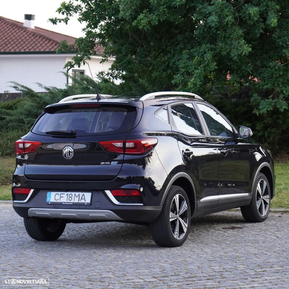 MG ZS EV 44.5 kWh Luxury - 8