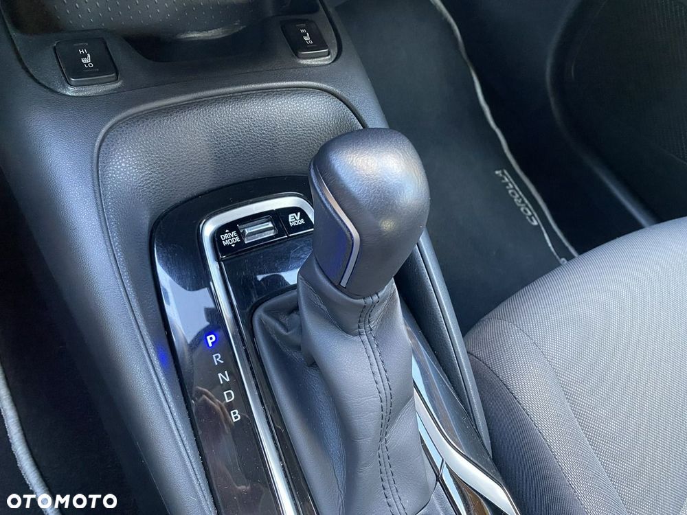 Toyota Corolla 1.8 Hybrid Comfort - 26