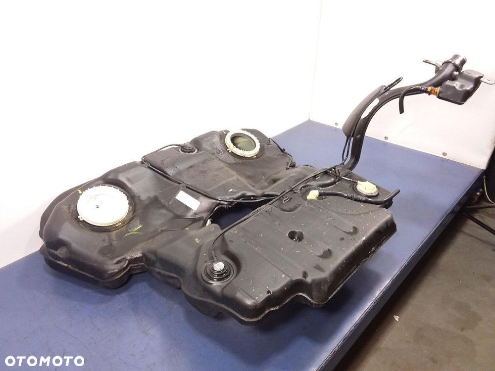 AUDI A6 C6 SEDAN QUATTRO ZBIORNIK BAK PALIWA - 6