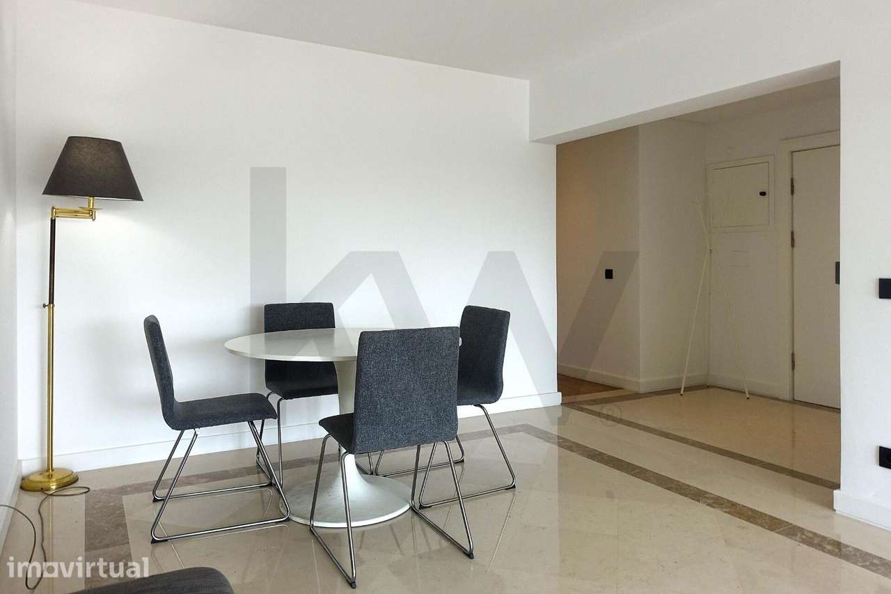 T1 NO LUMIAR COM 85 M², VARANDA E VISTA SOBRE LISBOA - Grande imagem: 4/34