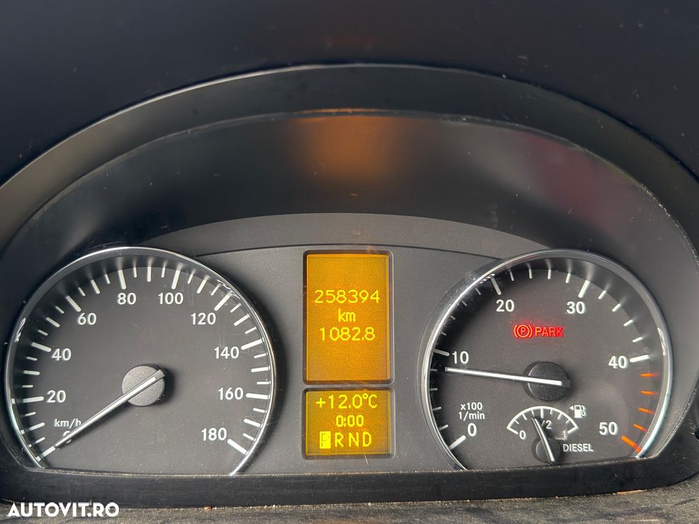 Mercedes-Benz Sprinter - 13