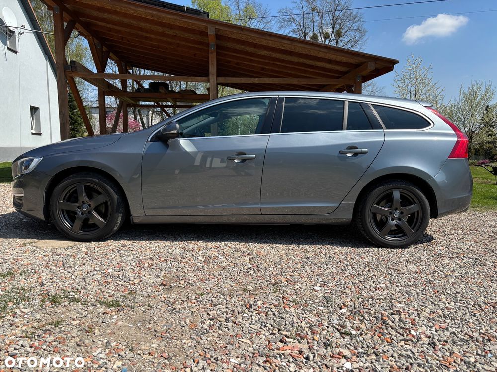 Volvo V60 D4 Drive-E Momentum - 5