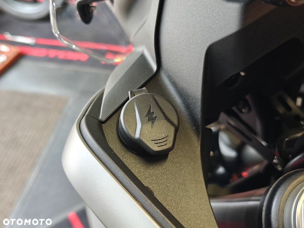 QJMOTOR SRT 600SX - 12