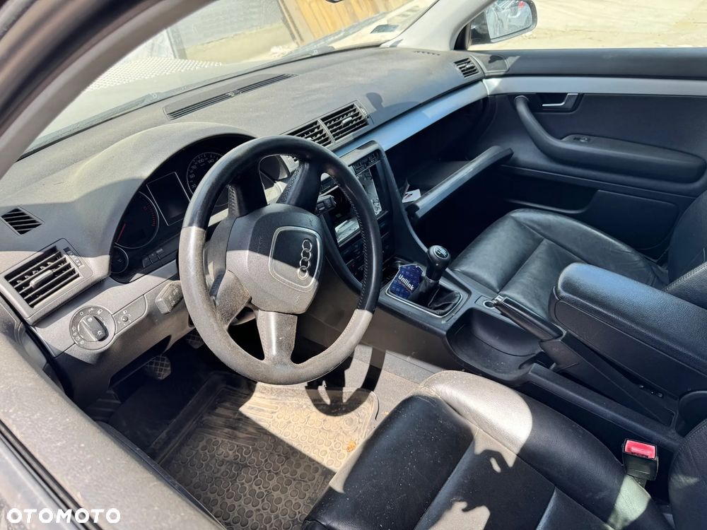 AUDI A4 2006 *SAMOCHÓD NA CZĘŚCI* 5312 A2 / Y9B MASKA, LAMPA, DRZWI, LUSTERKO, ZDERZAK, GRILL, BŁOTNIK, KLAPA, BELKA, DESKA, FOTELE, KANAPA, ĆWIARTKA KIEROWNICA, TARCZE, ZACISKI, ZAWIESZENIE, KOMPLETNY PRZÓD, KOMPLETNY TYŁ, LICZNIK, ZEGARY, PRAWE LEWE PRZÓD TYŁ - 5