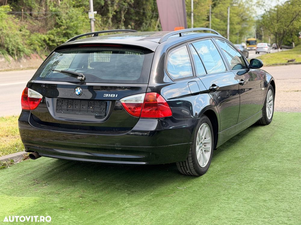 BMW Seria 3 320i - 11