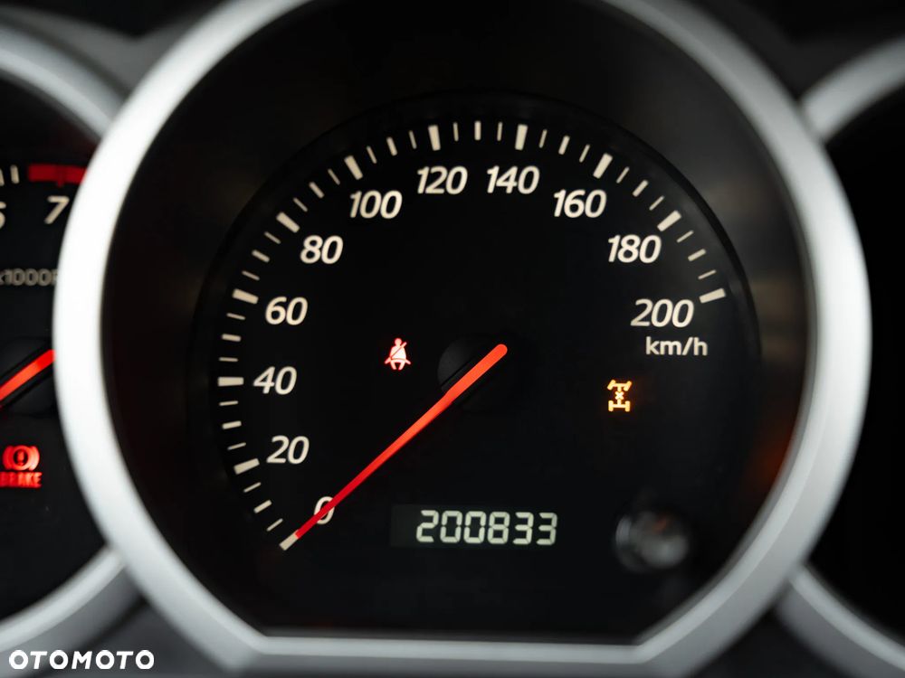 Suzuki Grand Vitara 2.0 Comfort + Family - 23