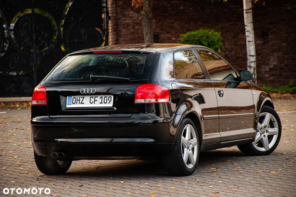 Audi A3 3-drzwiowe 2.0 FSI Attraction - 13