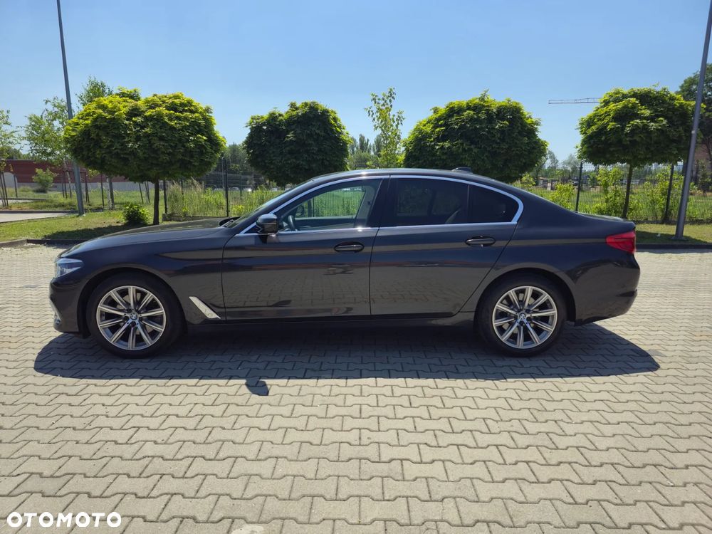 BMW Seria 5 520d xDrive Luxury Line - 2
