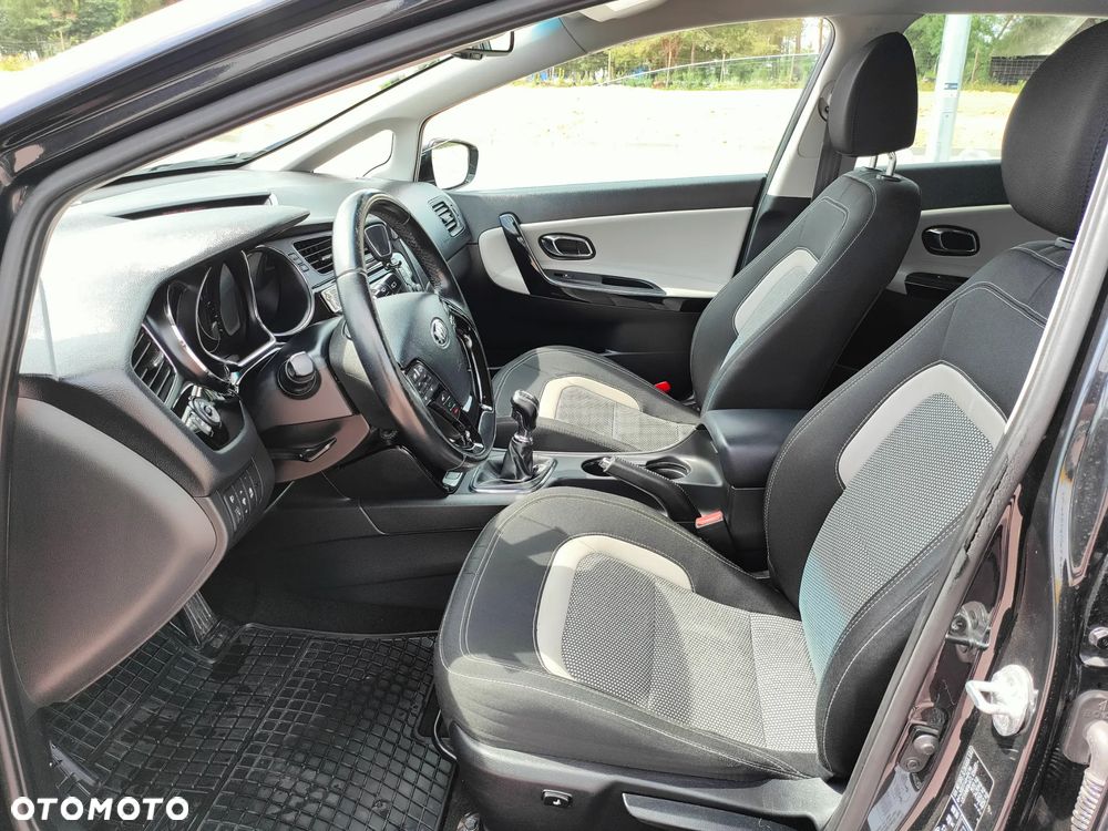 Kia Ceed - 13