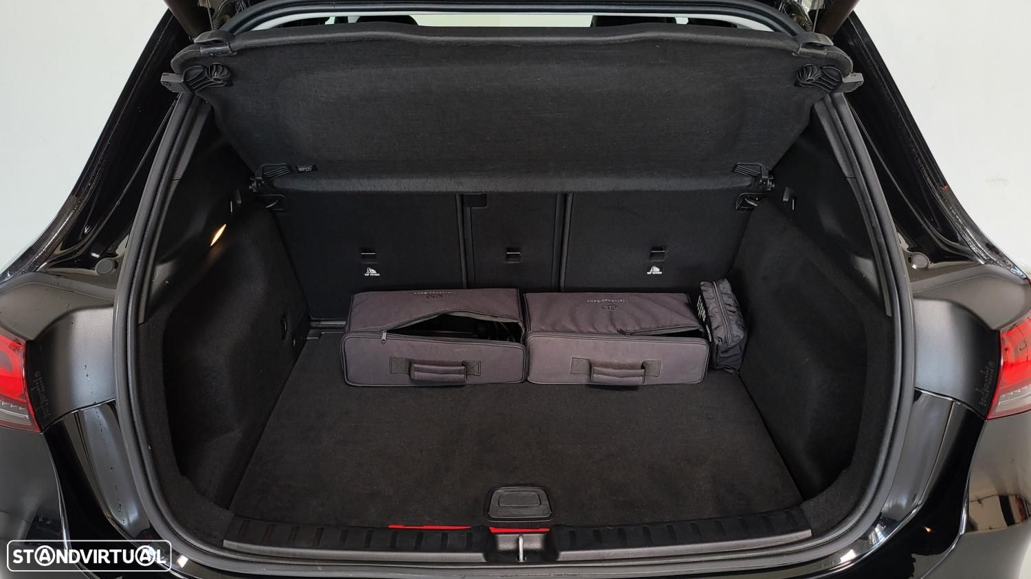 Mercedes-Benz GLA 250 e AMG Line - 34