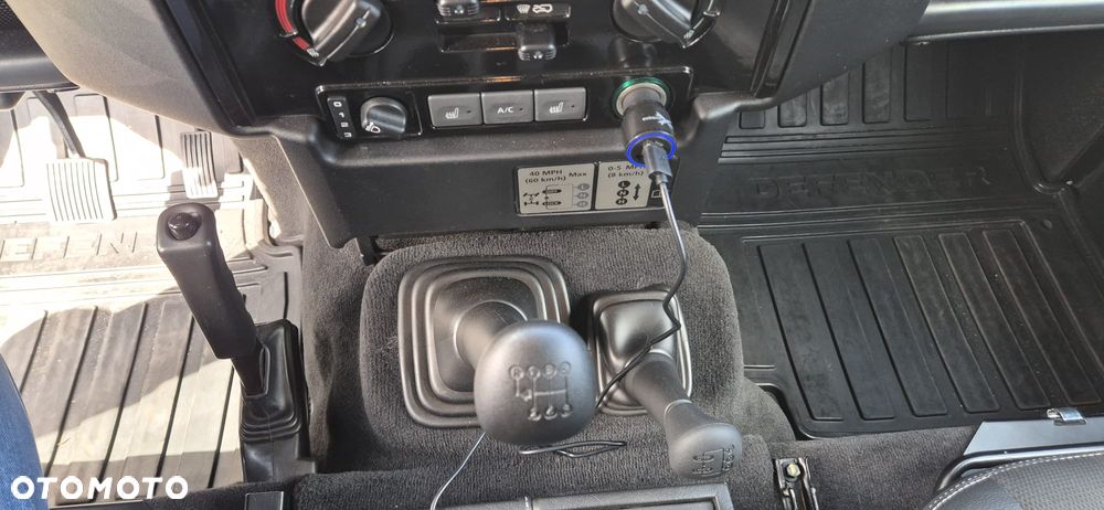 Land Rover Defender 90 DPF Adventure - 10