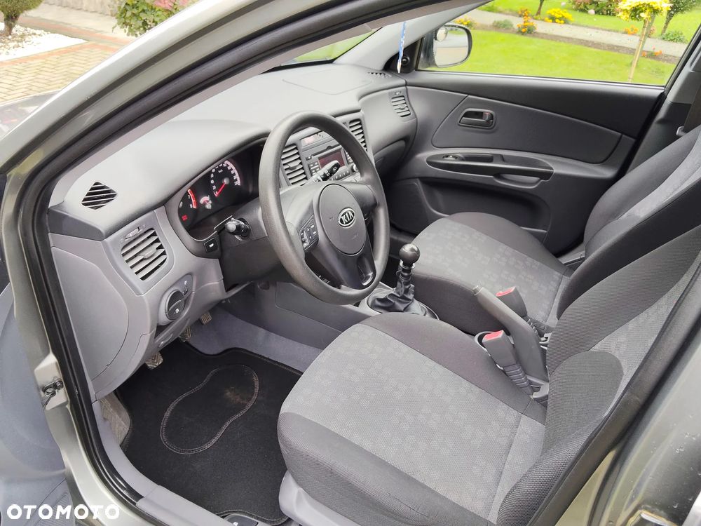 Kia Rio 1.4 EX Top - 21