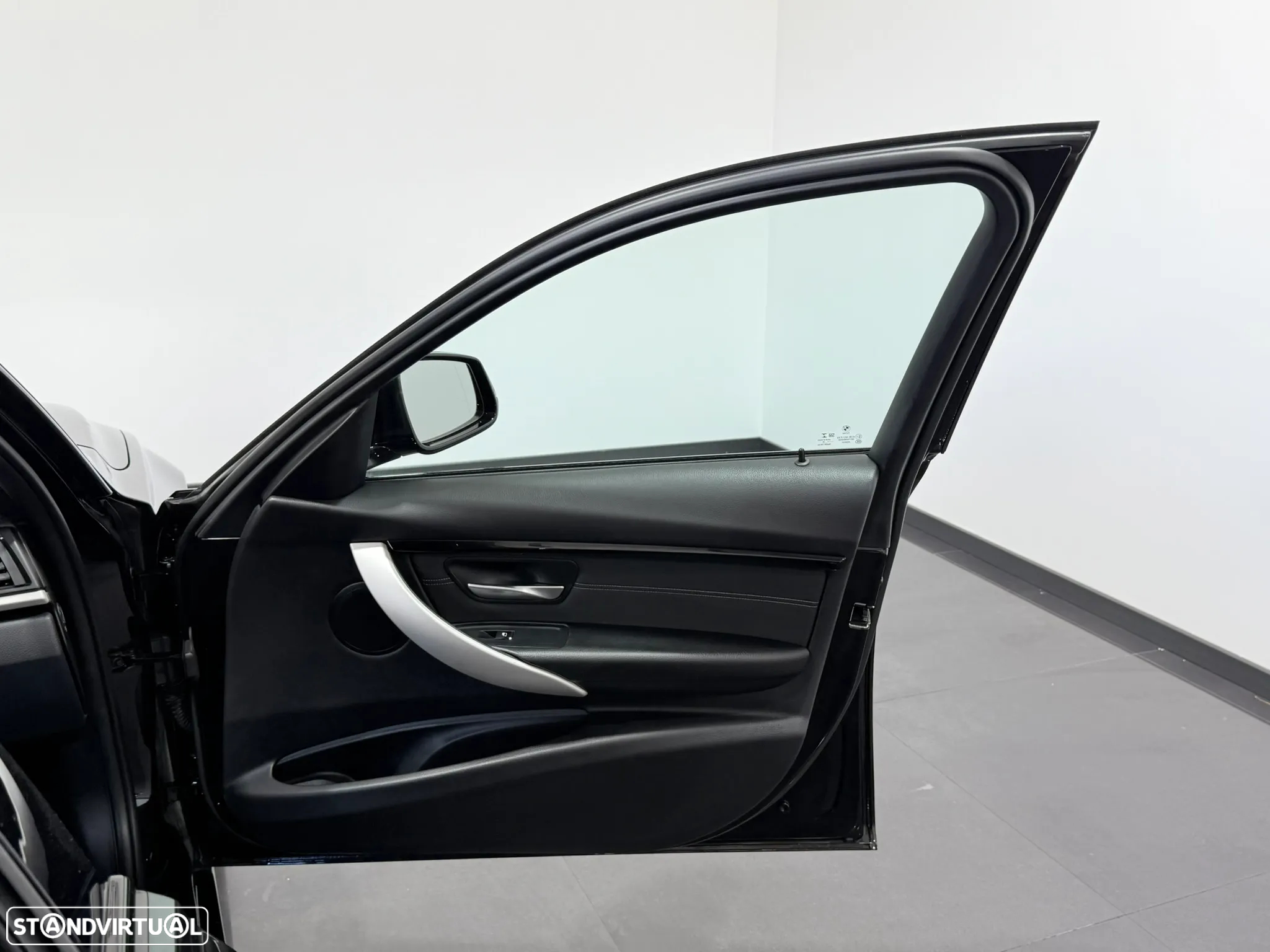 BMW 330 e iPerformance Line Sport - 43