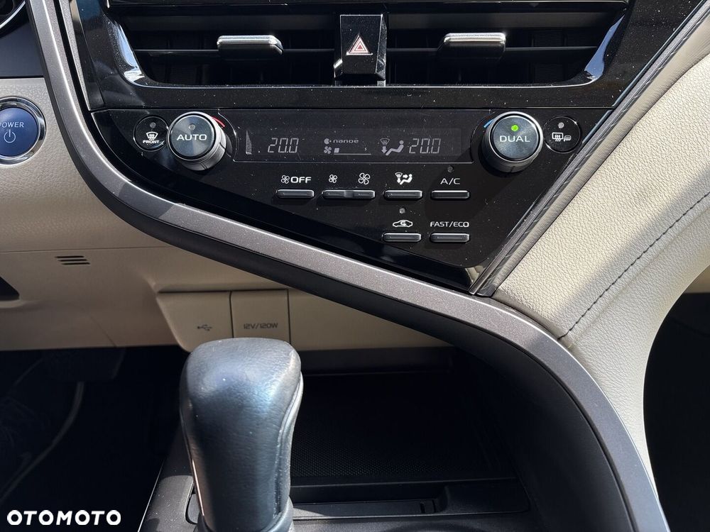 Toyota Camry 2.5 Hybrid Comfort CVT - 33