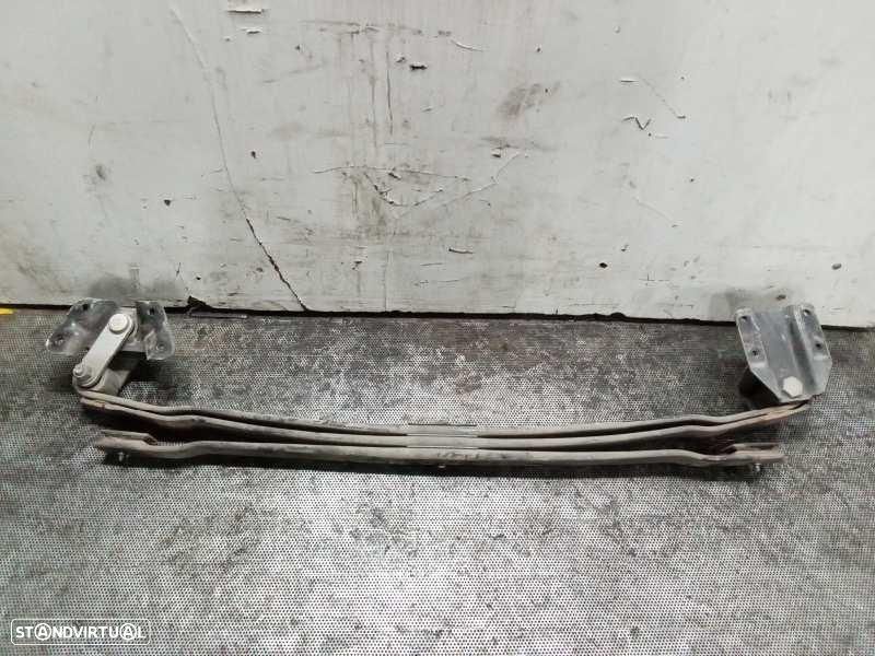 SUSPENSÃO TRASEIRA NISSAN NT400 CABSTAR - 1