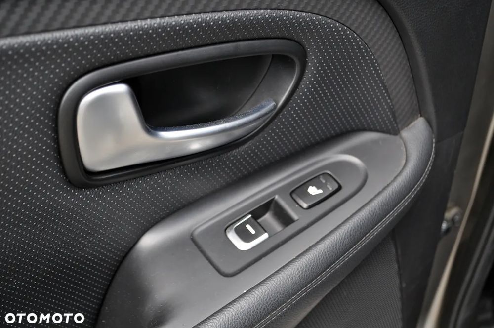 Kia Carens 1.6 GDI L - 28