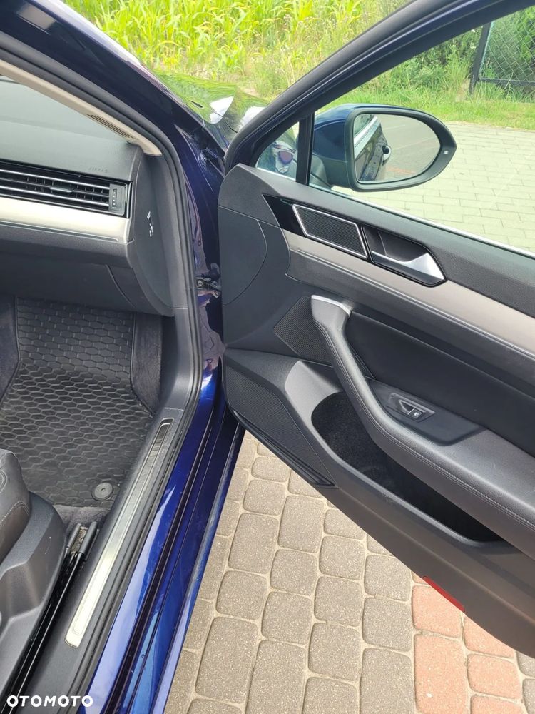 Volkswagen Passat 2.0 TDI SCR Highline - 10
