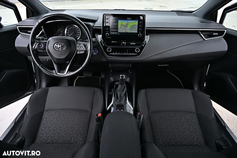 Toyota Corolla 1.8 Hybrid Business Edition - 17