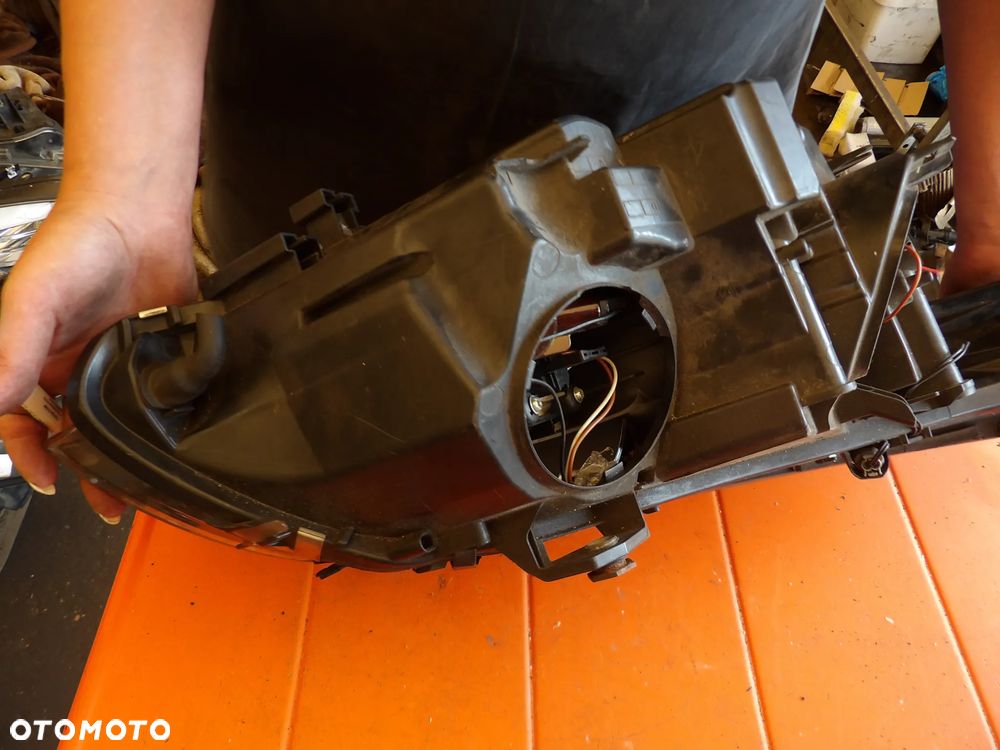 BMW - E60 - H7 - LIFT - URWANE UCHO - LEWA LAMPA PRZEDNIA - UK - 7177729 - 8