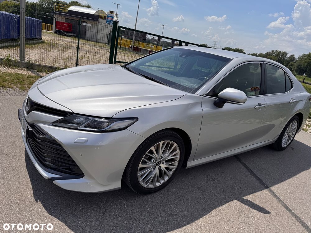 Toyota Camry 2.5 Hybrid Prestige CVT - 2