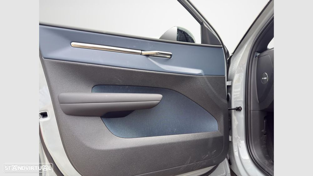 Volvo EX30 69 kWh Twin Motor Ultra Cross Counry - 11