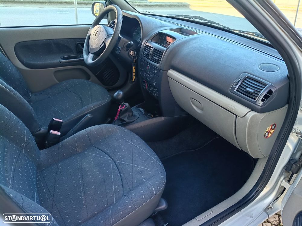 Renault Clio 1.2 16V Confort - 5