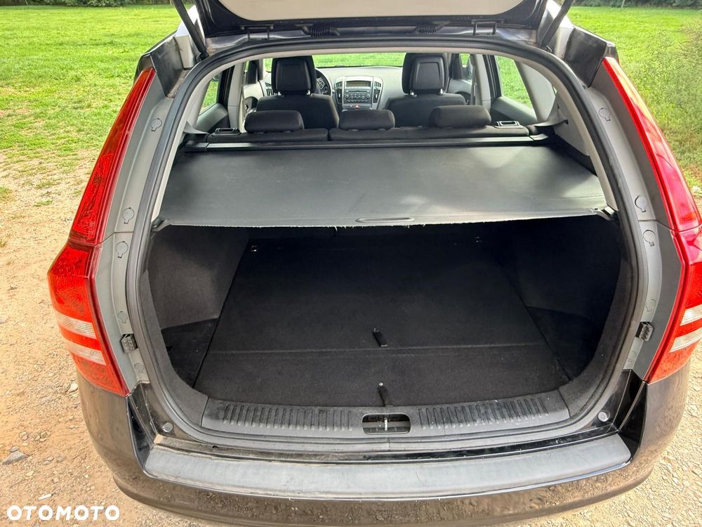 Kia Ceed - 8