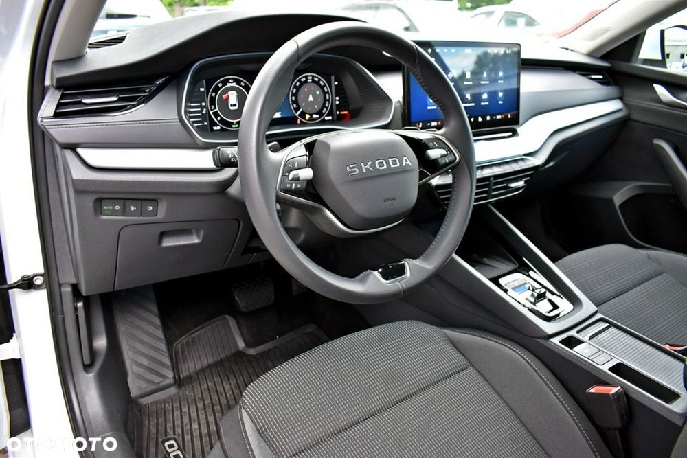 Skoda Octavia 1.5 TSI mHEV Selection DSG - 11