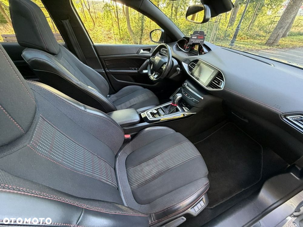Peugeot 308 - 33
