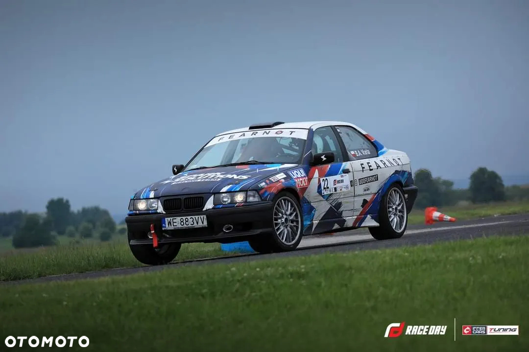 BMW Seria 3 320i - 30