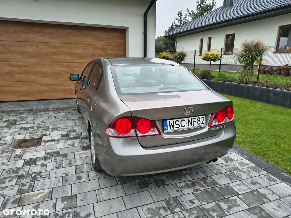 Honda Civic 1.8 Comfort - 3