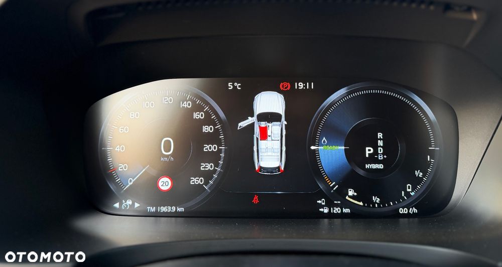 Volvo V90 T8 Twin Engine AWD Momentum - 26