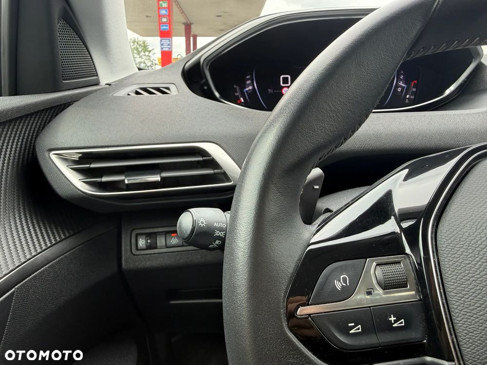 Peugeot 3008 1.2 PureTech Active Pack S&S EAT8 - 26