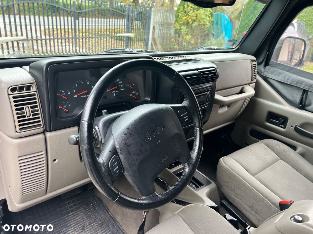 Jeep Wrangler 4.0 Automatik Sahara - 11