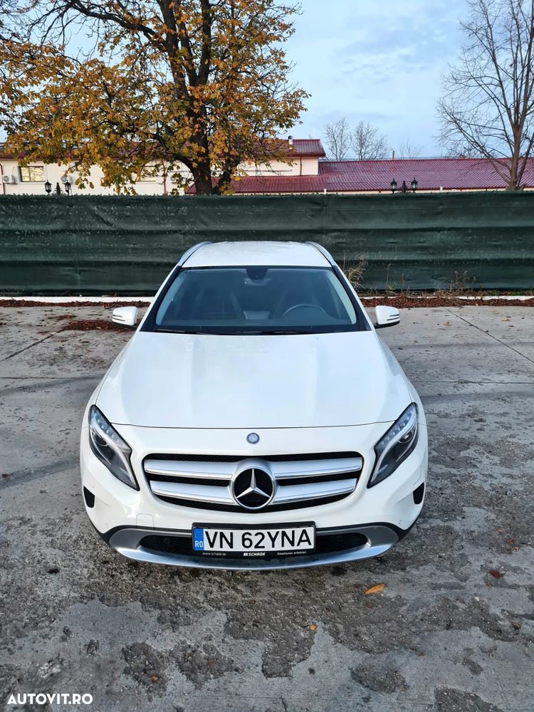 Mercedes-Benz GLA 200 d 4Matic 7G-DCT - 16
