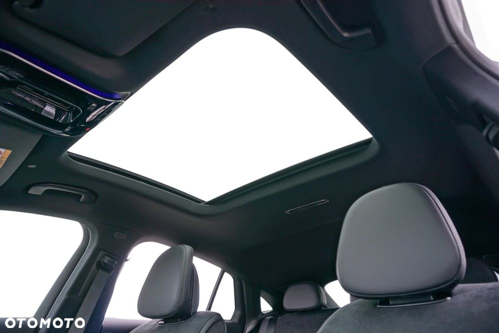 Mercedes-Benz GLC - 12