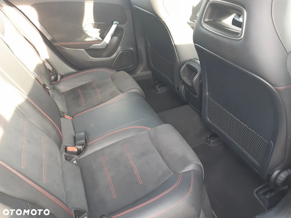 Mercedes-Benz CLA 180 7G-DCT AMG Line Advanced Plus - 15