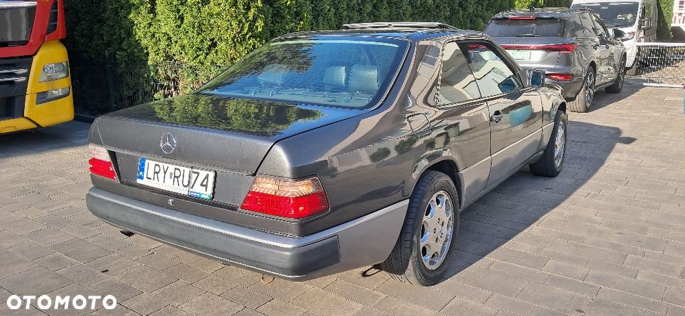 Mercedes-Benz W124 (1984-1993) - 2