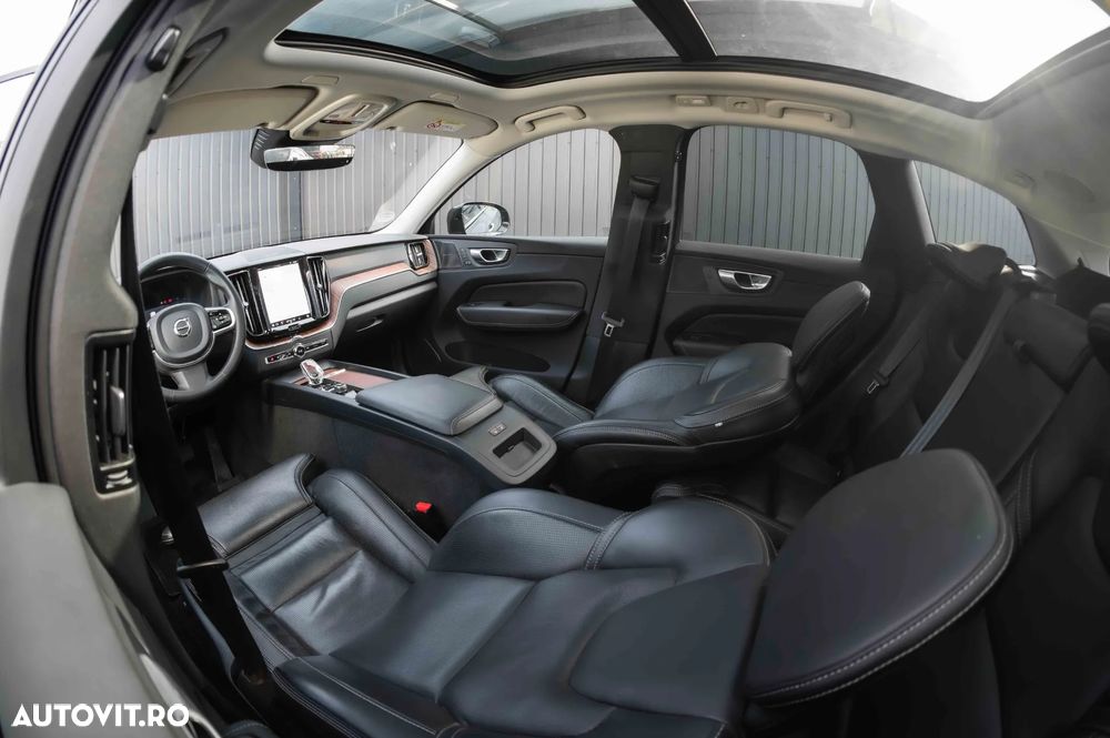 Volvo XC 60 B4 MHEV AT AWD Plus Dark - 4