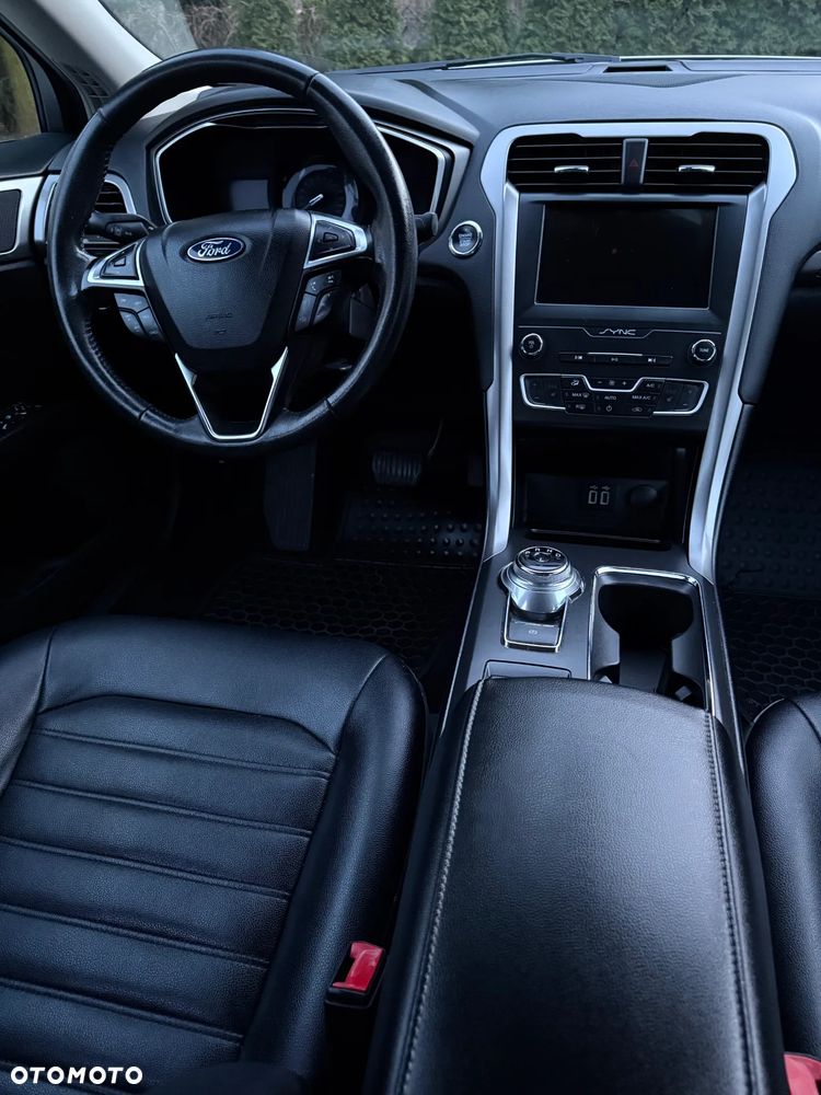 Ford Fusion - 15