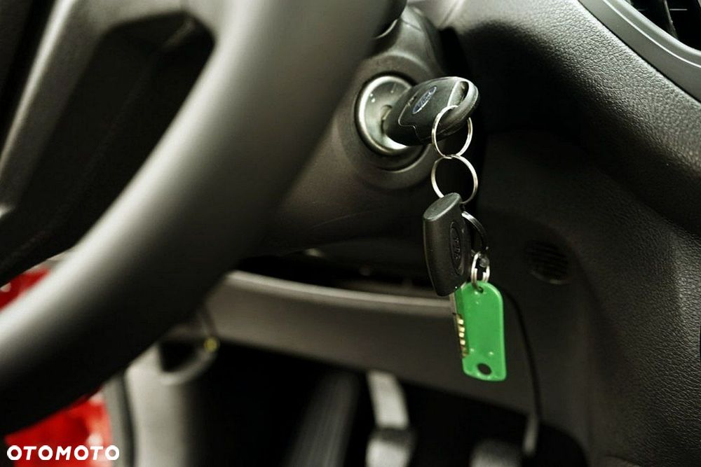 Ford Transit Courier - 20