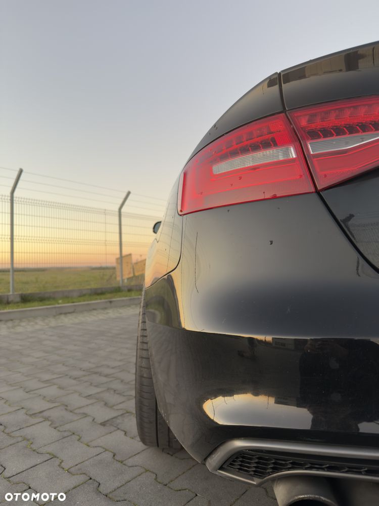 Audi A4 Limousine - 8