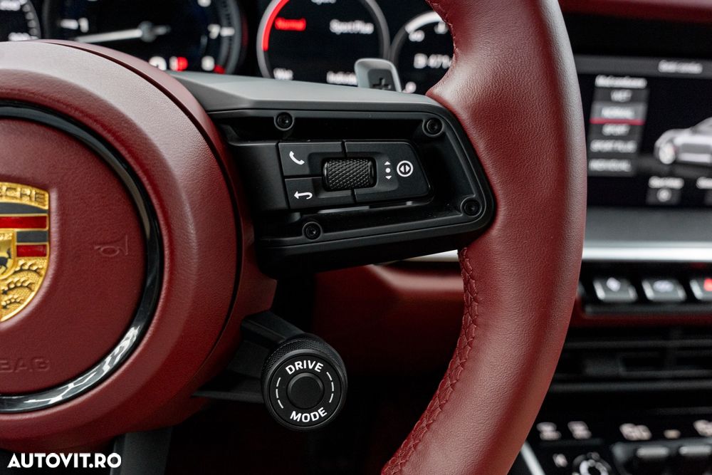 Porsche 911 Carrera 4S PDK - 30