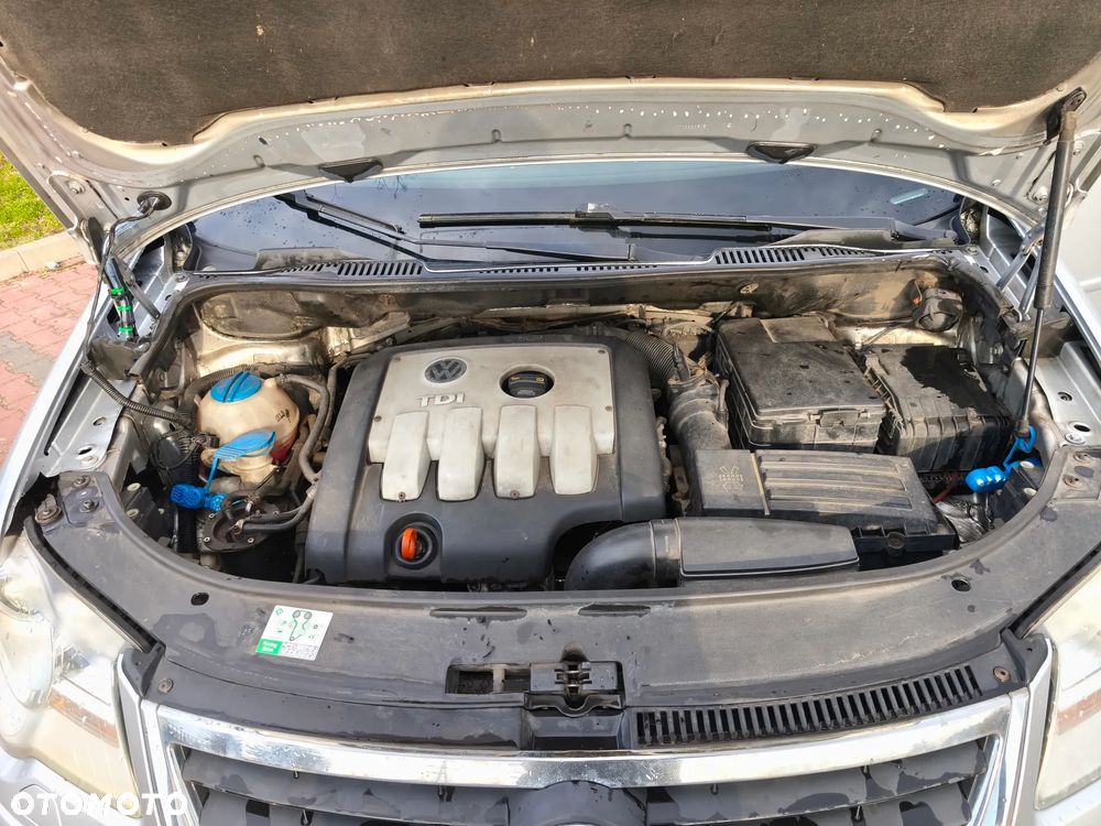 Volkswagen Touran 2.0 TDI Q-Line - 16