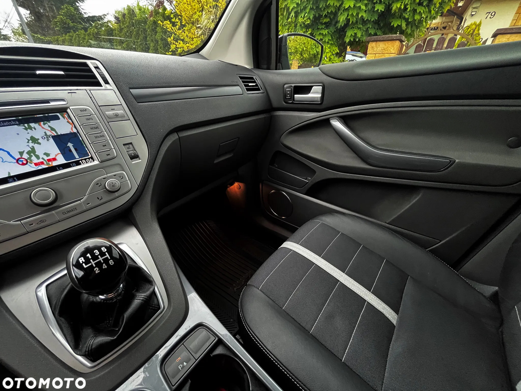 Ford Kuga 2.0 TDCi 2x4 Titanium - 18