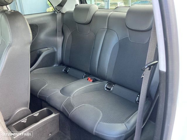 Opel Adam 1.2 Glam - 31