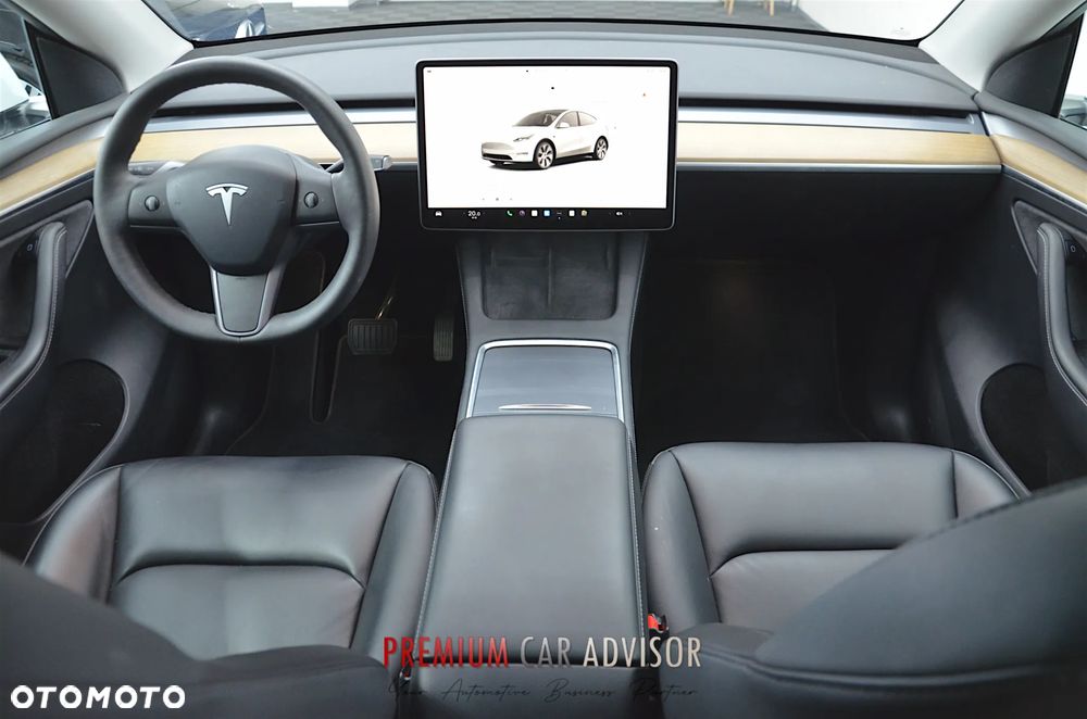 Tesla Model Y Long Range AWD - 13