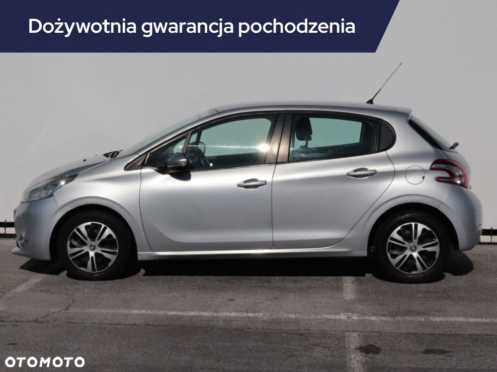 Peugeot 208 - 4