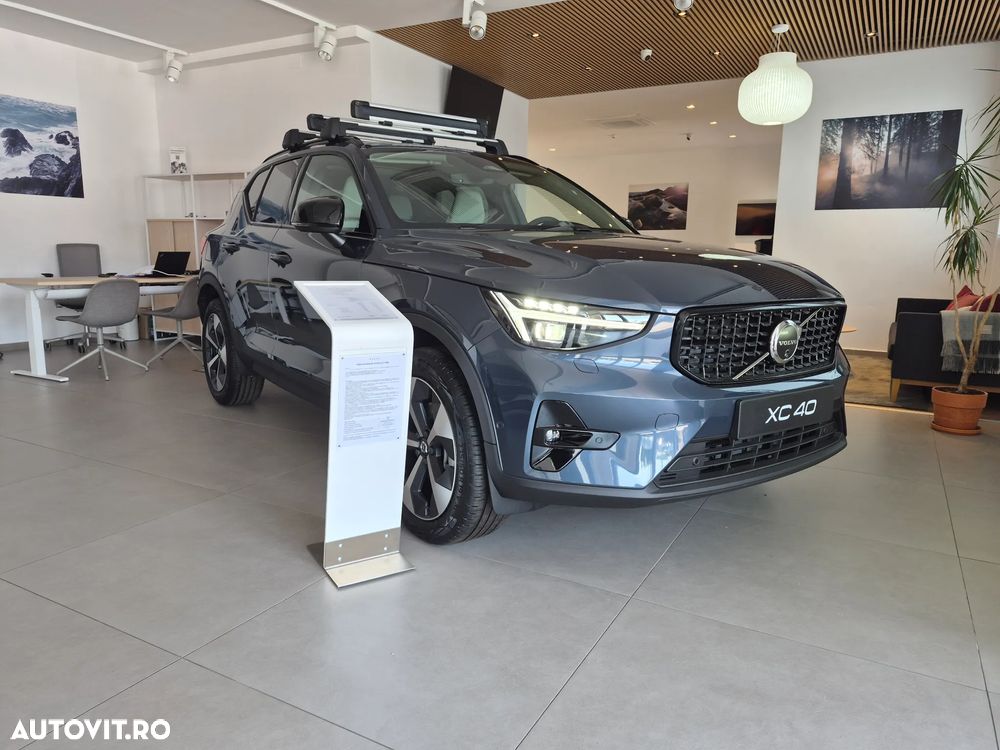 Volvo XC 40 B3 AT FWD MHEV Plus Dark - 3